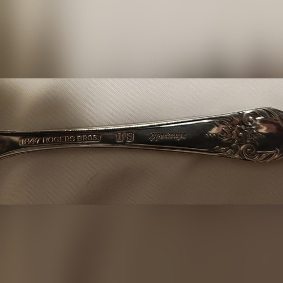 1953 'Heritage' Silverplate Servingware - Picture 6 of 7